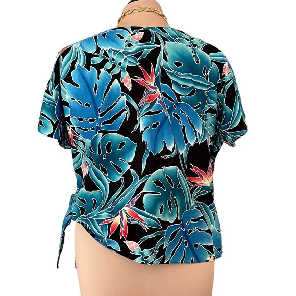 Hilo Hattie Blue Black 100% Cotton Scoop Neck Short Sleeve Blouse with Tie Waist - Picture 3 of 6